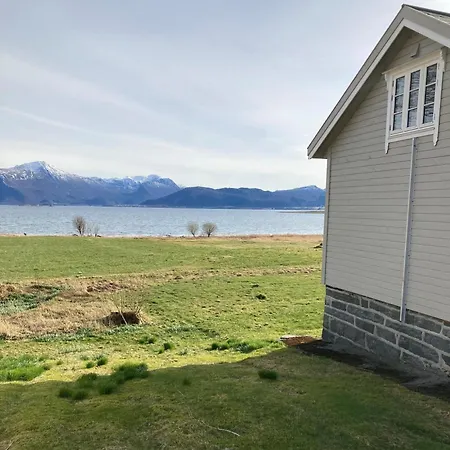 Feriehus Gamlemgarden By Norgesbooking - House By The Sea *